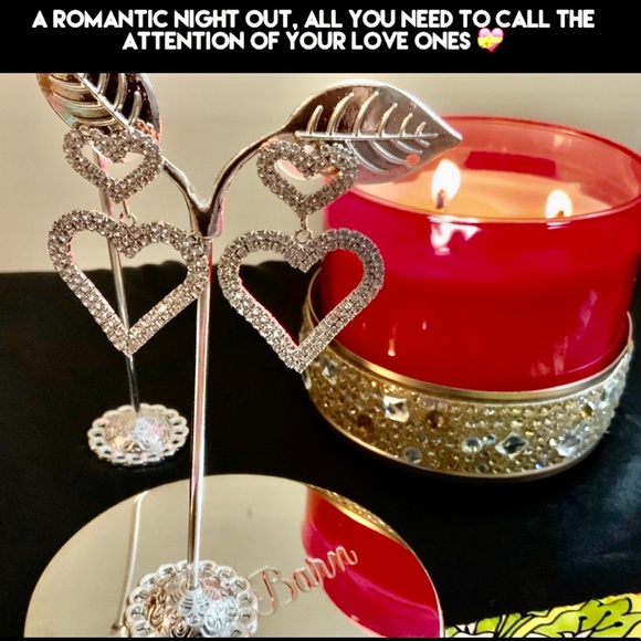 GLAMOROUS HEART RHINESTONES DANGLE DROP EARRINGS - Picture 3 of 6